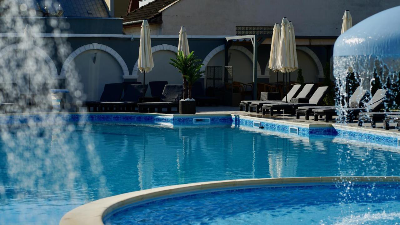 Hotel Astoria Hunedoara Exterior foto